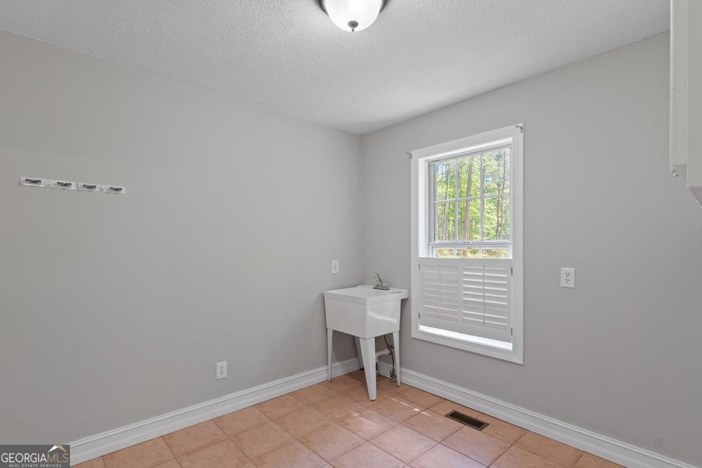 3499 Ola Road Locust Grove - 4