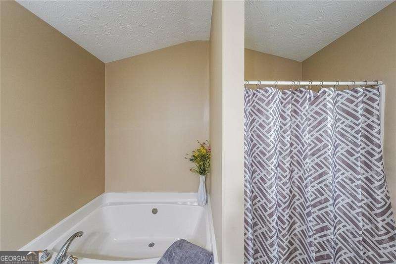 209 DIAMOND VALLEY Pass Canton - 25