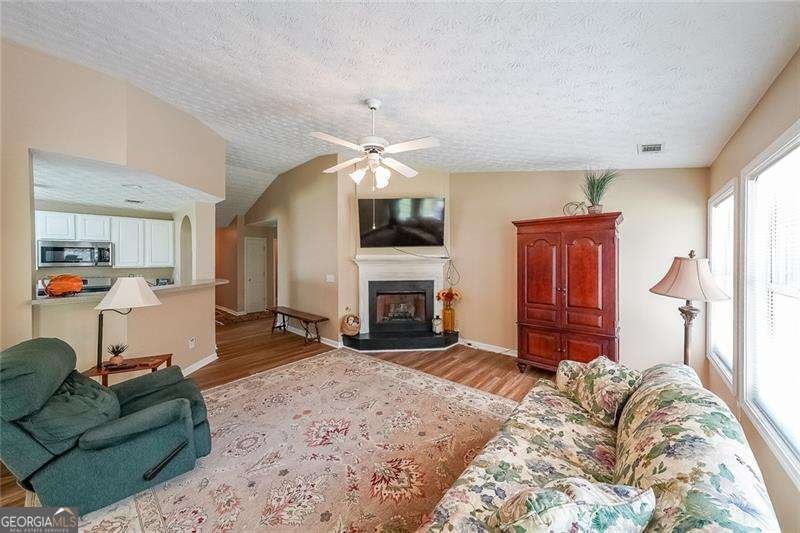 209 DIAMOND VALLEY Pass Canton - 9