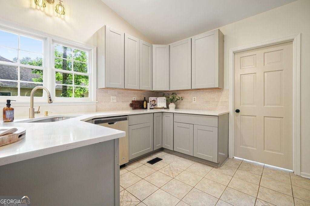 608 Wedgewood Drive Woodstock - 24