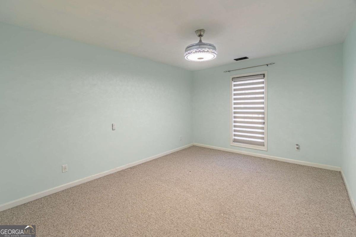 1296 Mandalay Court Lilburn - 17