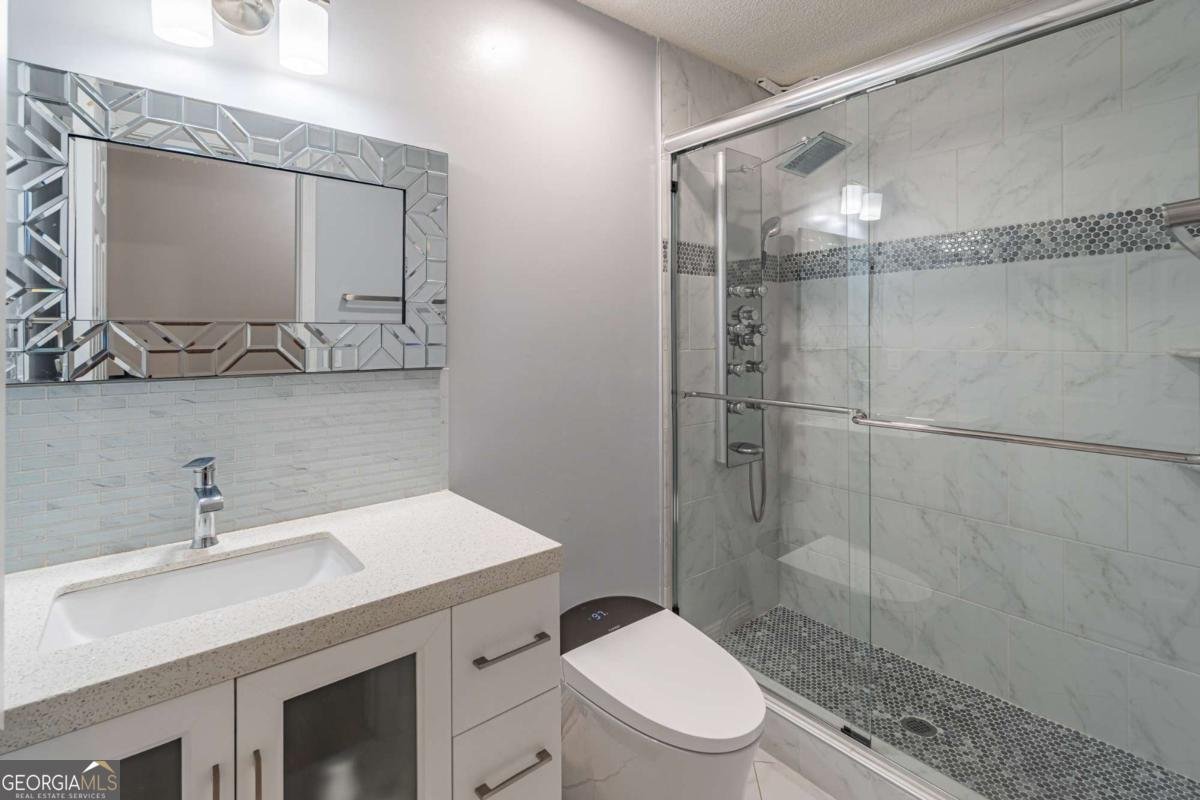 1296 Mandalay Court Lilburn - 18