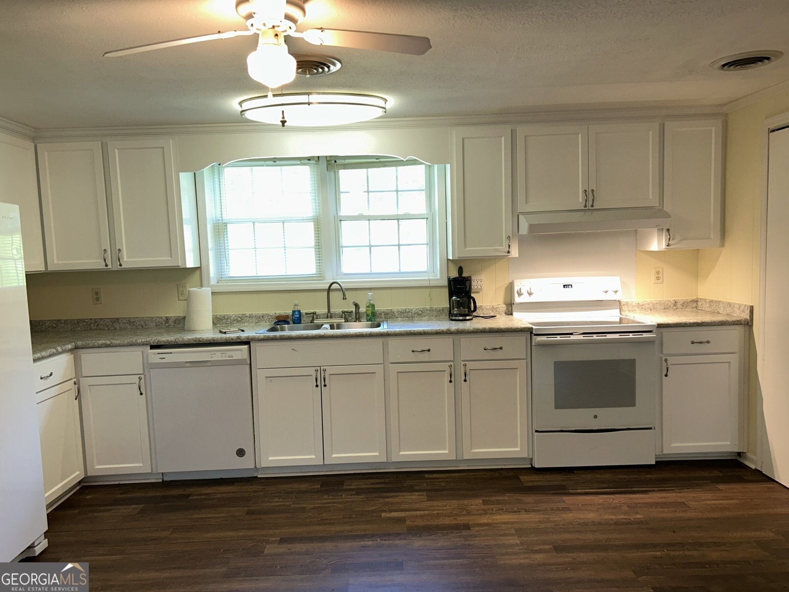 205 22 W Highway Milledgeville - 2