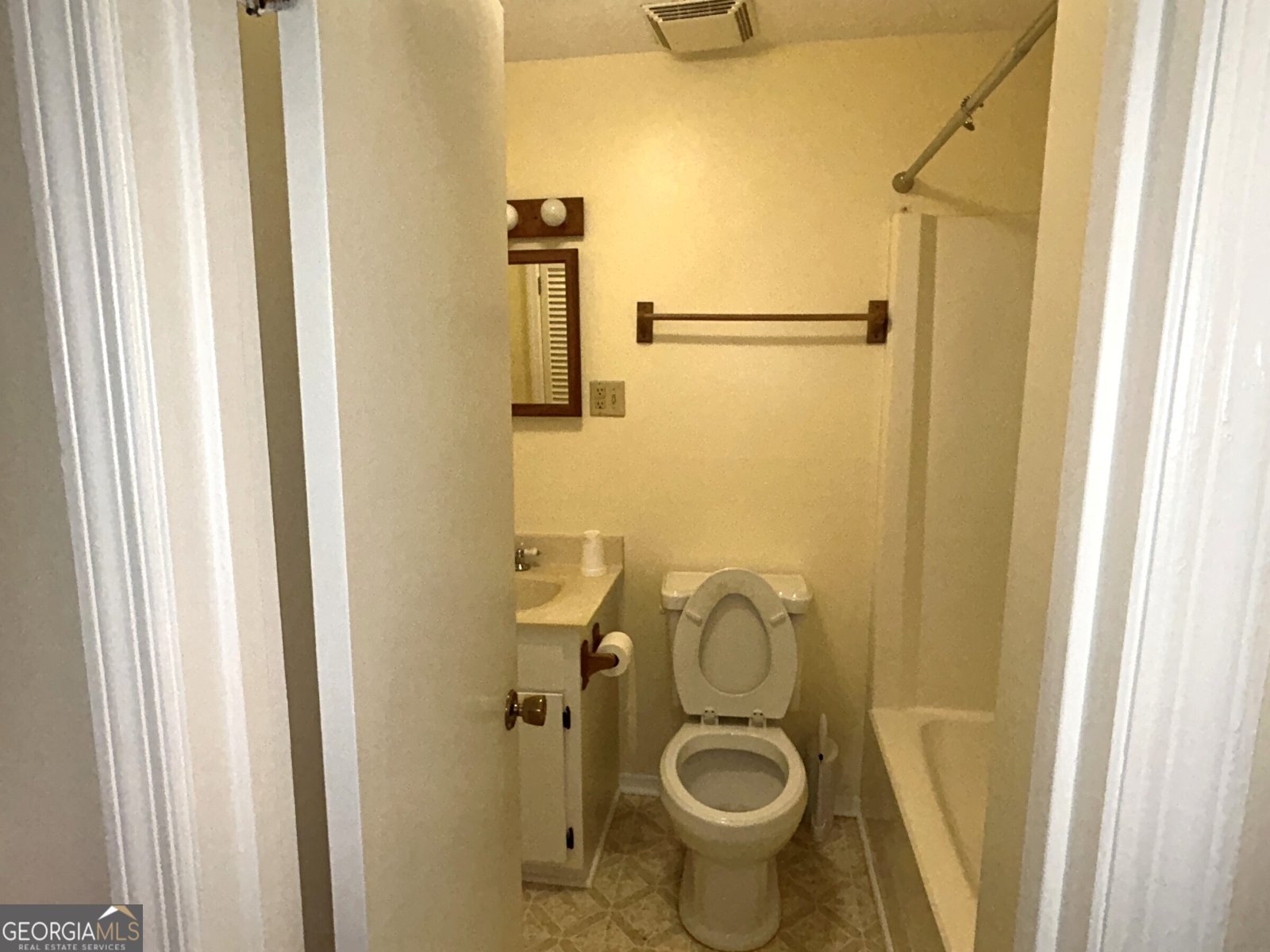 205 22 W Highway Milledgeville - 22