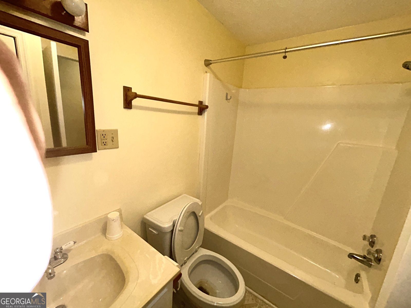 205 22 W Highway Milledgeville - 23