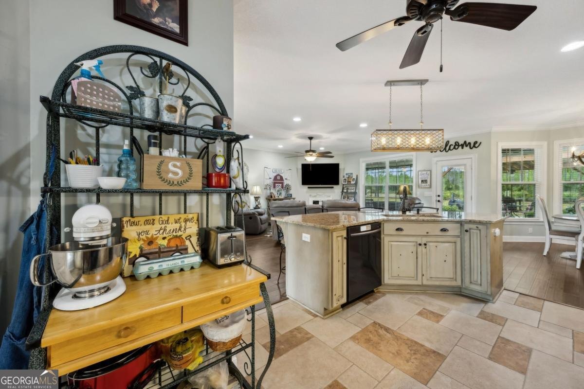 4048 Highway 259 White Oak - 26