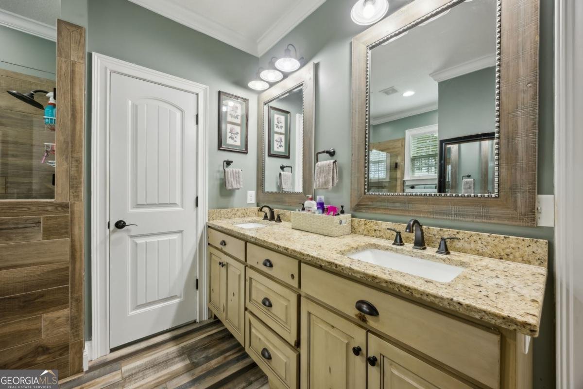 4048 Highway 259 White Oak - 35