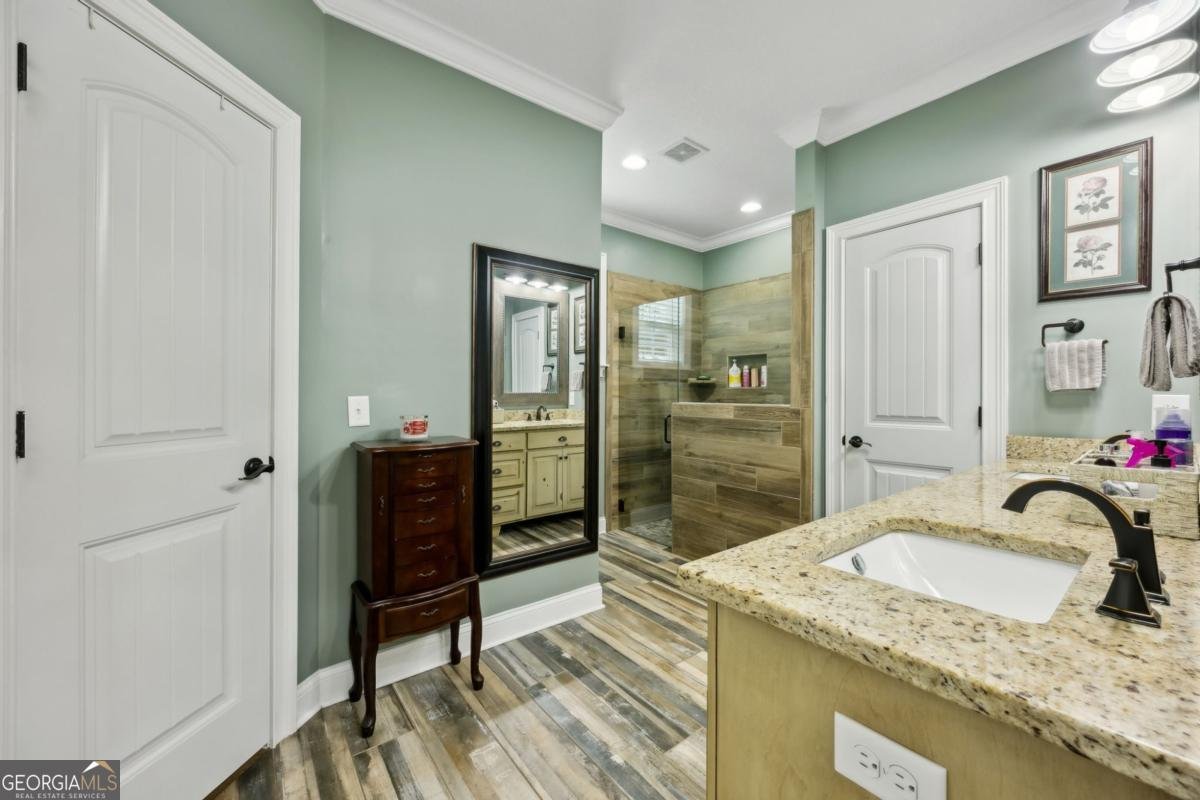 4048 Highway 259 White Oak - 36