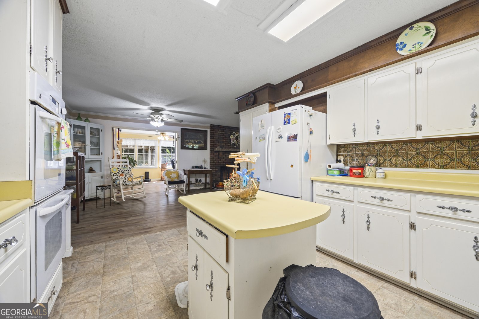 329 Riverbend Drive Royston - 27