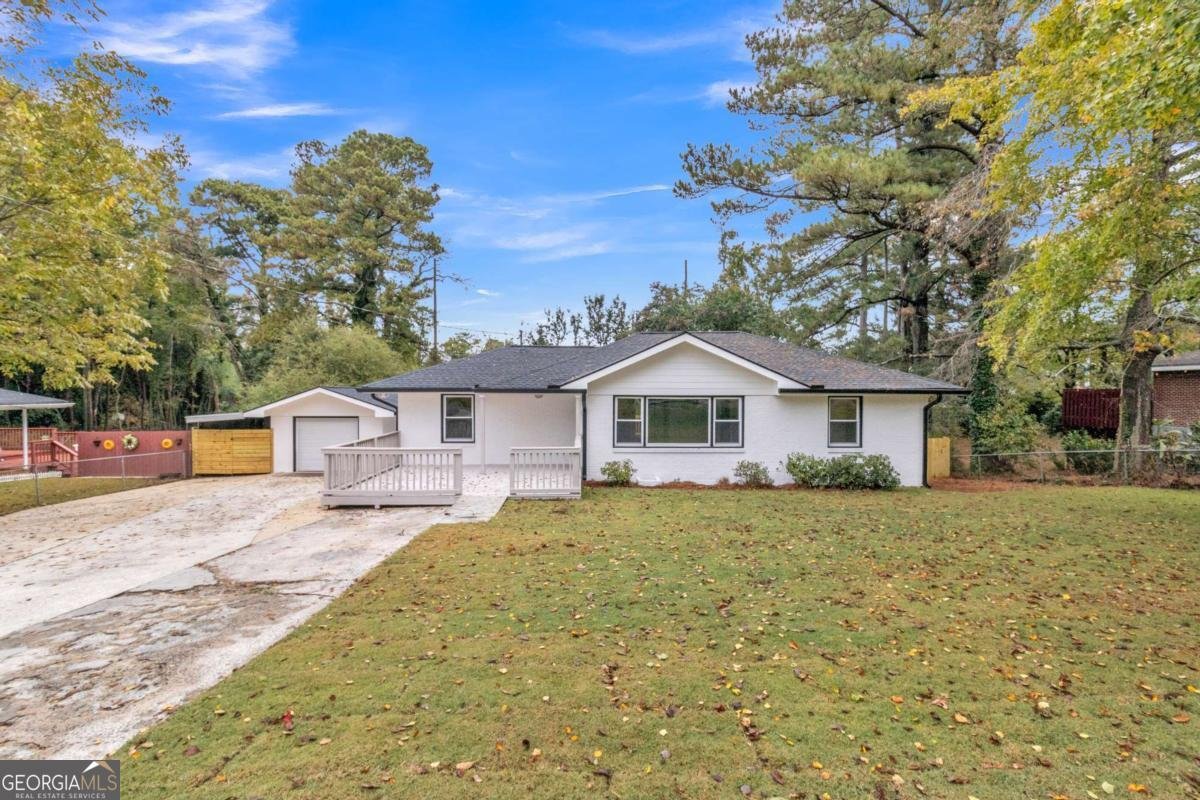 496 Elizabeth Lane Mableton - main photo