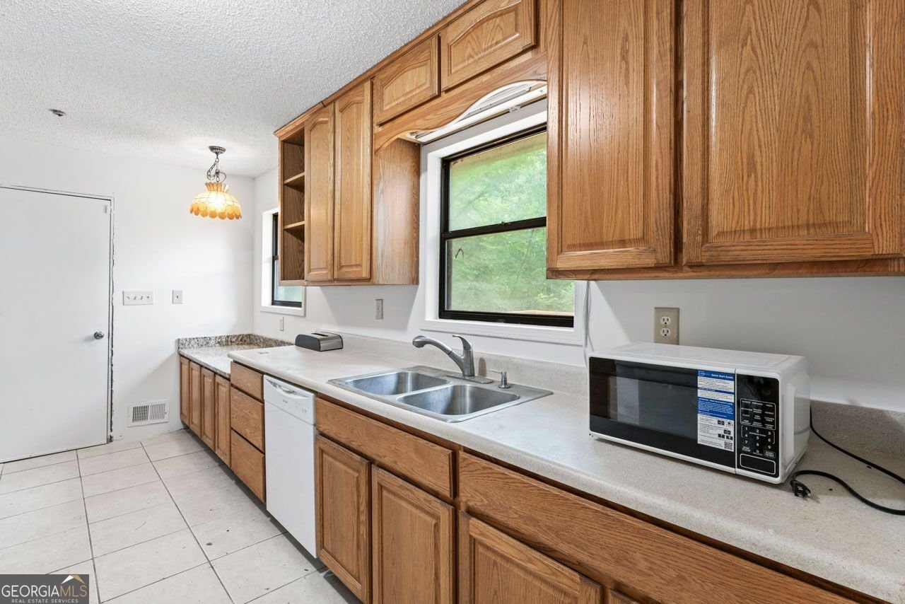 655 Sunset Drive Locust Grove - 7