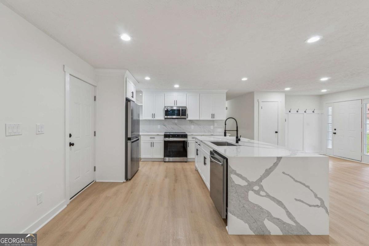 676 Bralorne Drive Stone Mountain - 2