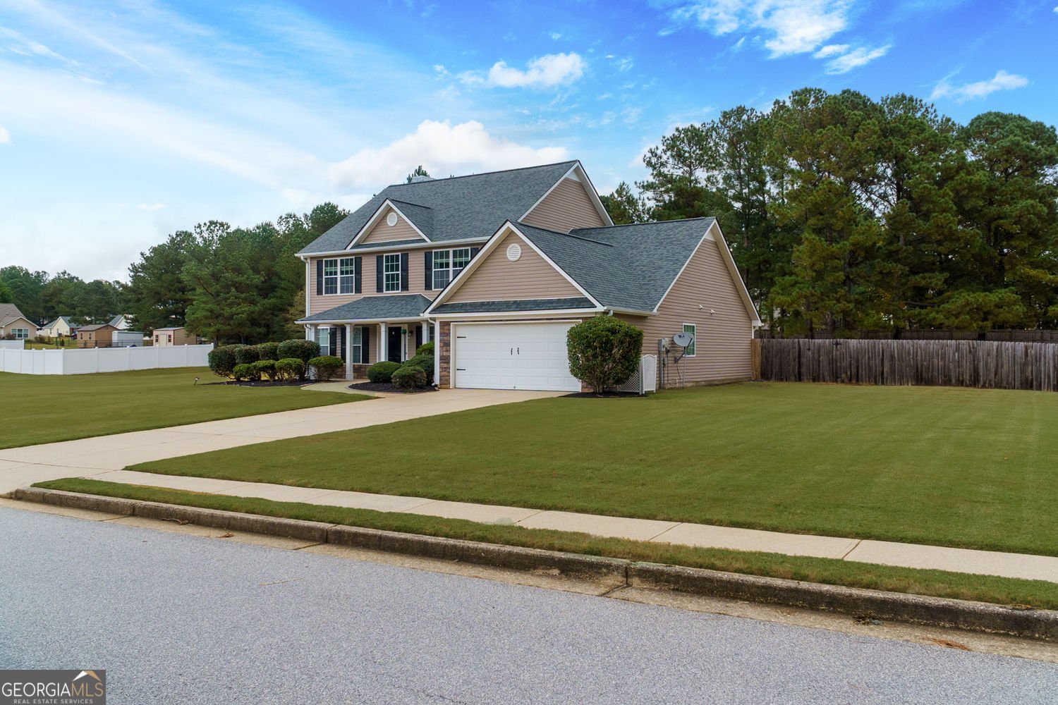 906 Callee Drive Loganville - 44