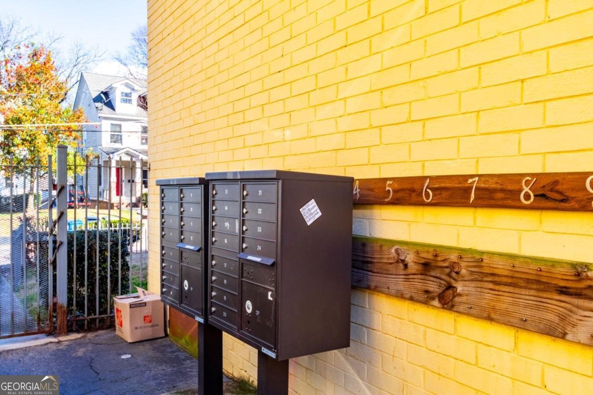 561 Formwalt Street Atlanta - 1