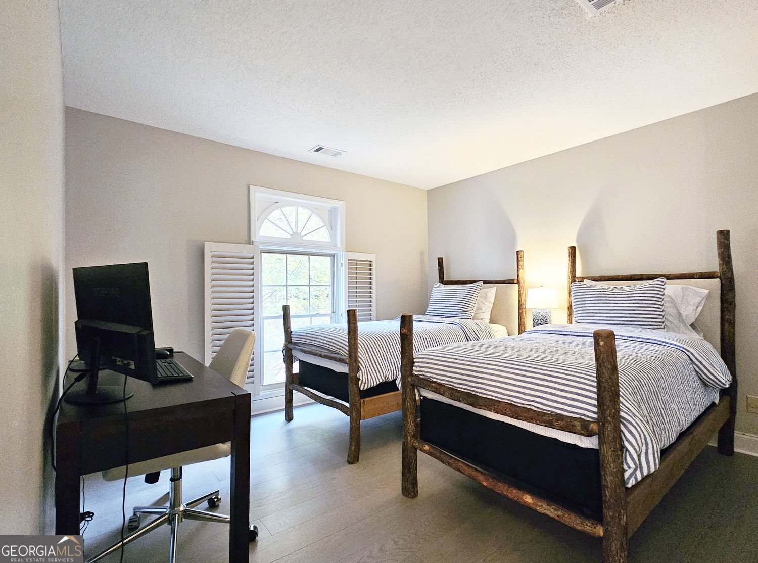 100 River Ridge Lane Roswell - 23