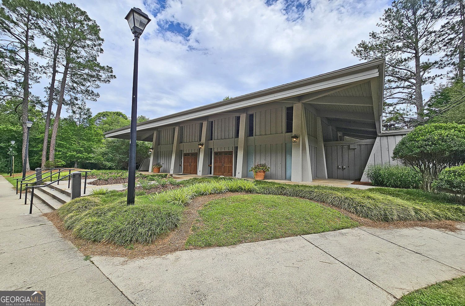 100 River Ridge Lane Roswell - 37