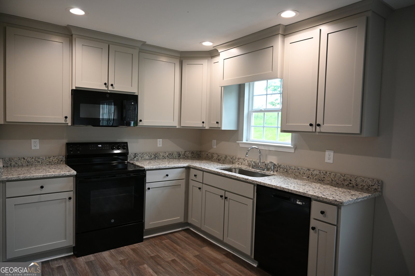 240 Canyon Point Drive Demorest - 10