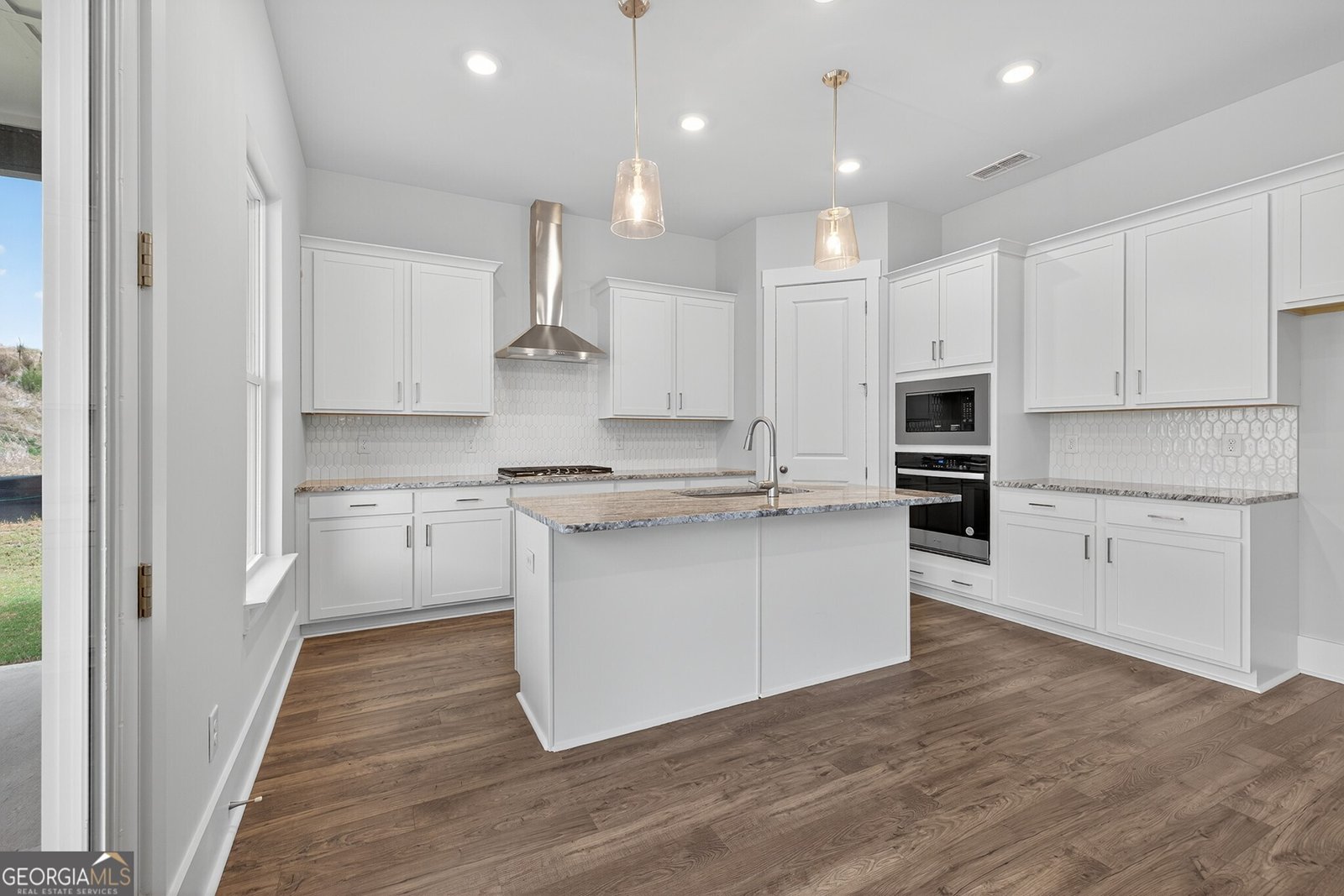 405 Crimson Feather Jefferson - 10