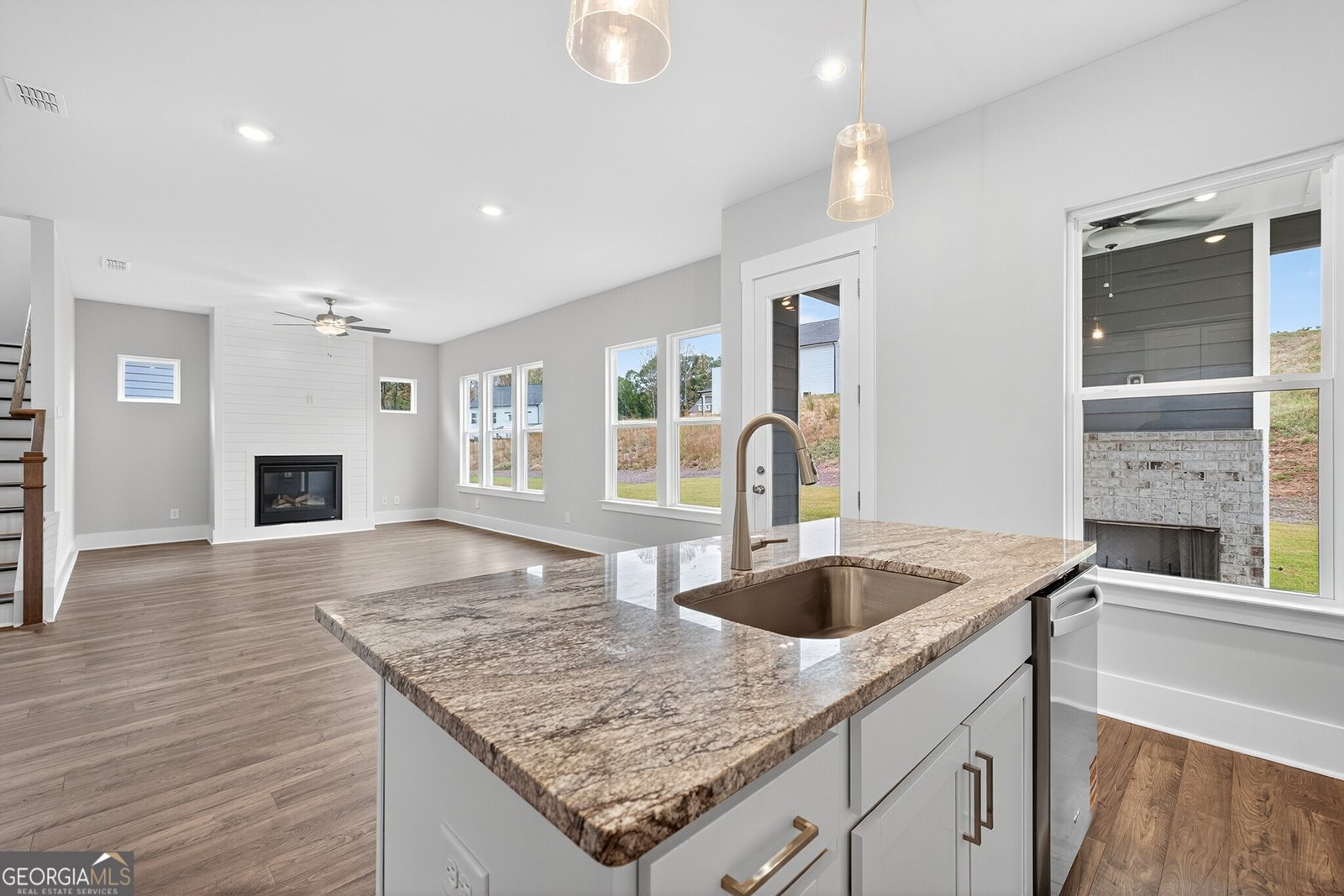 405 Crimson Feather Jefferson - 13