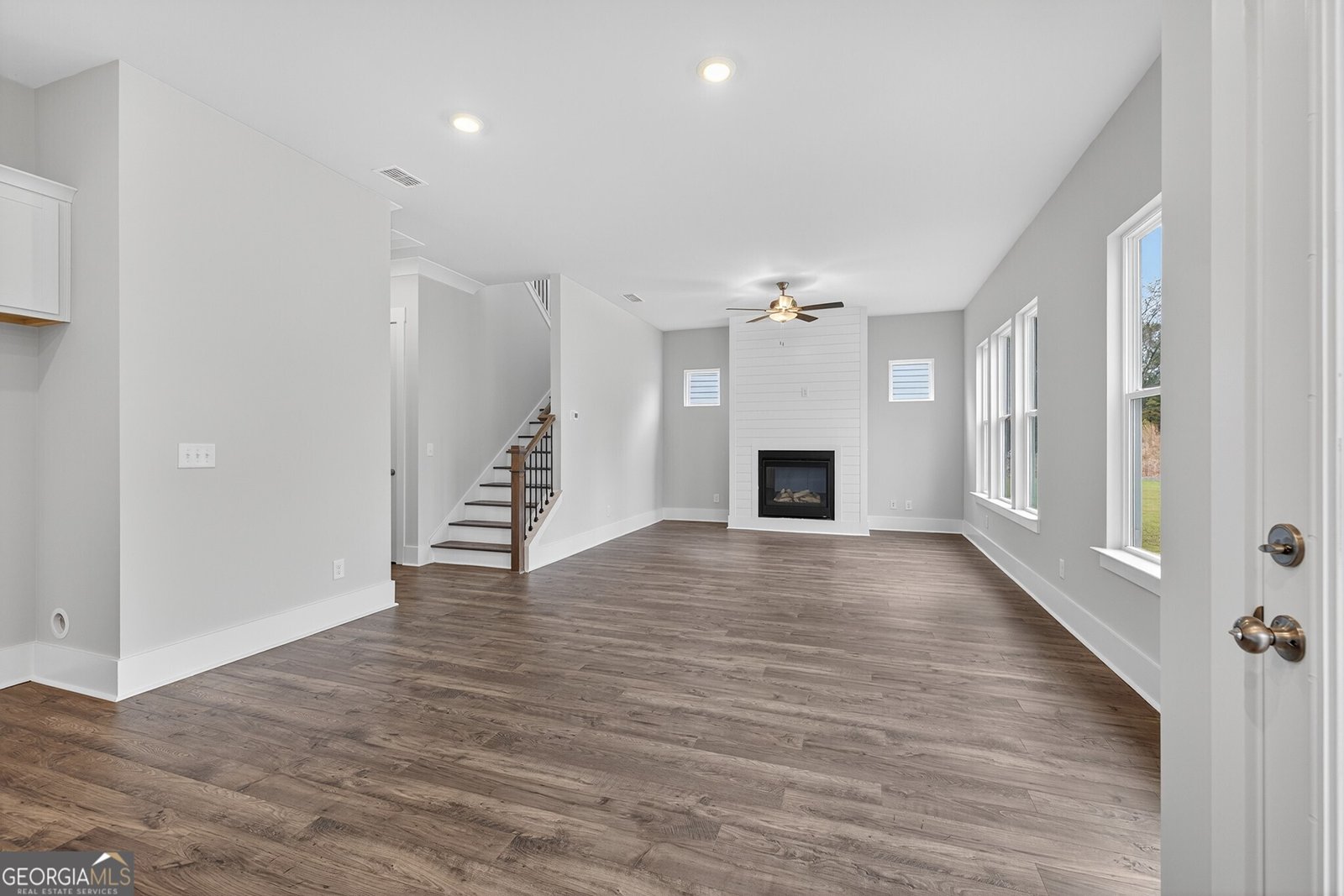 405 Crimson Feather Jefferson - 14