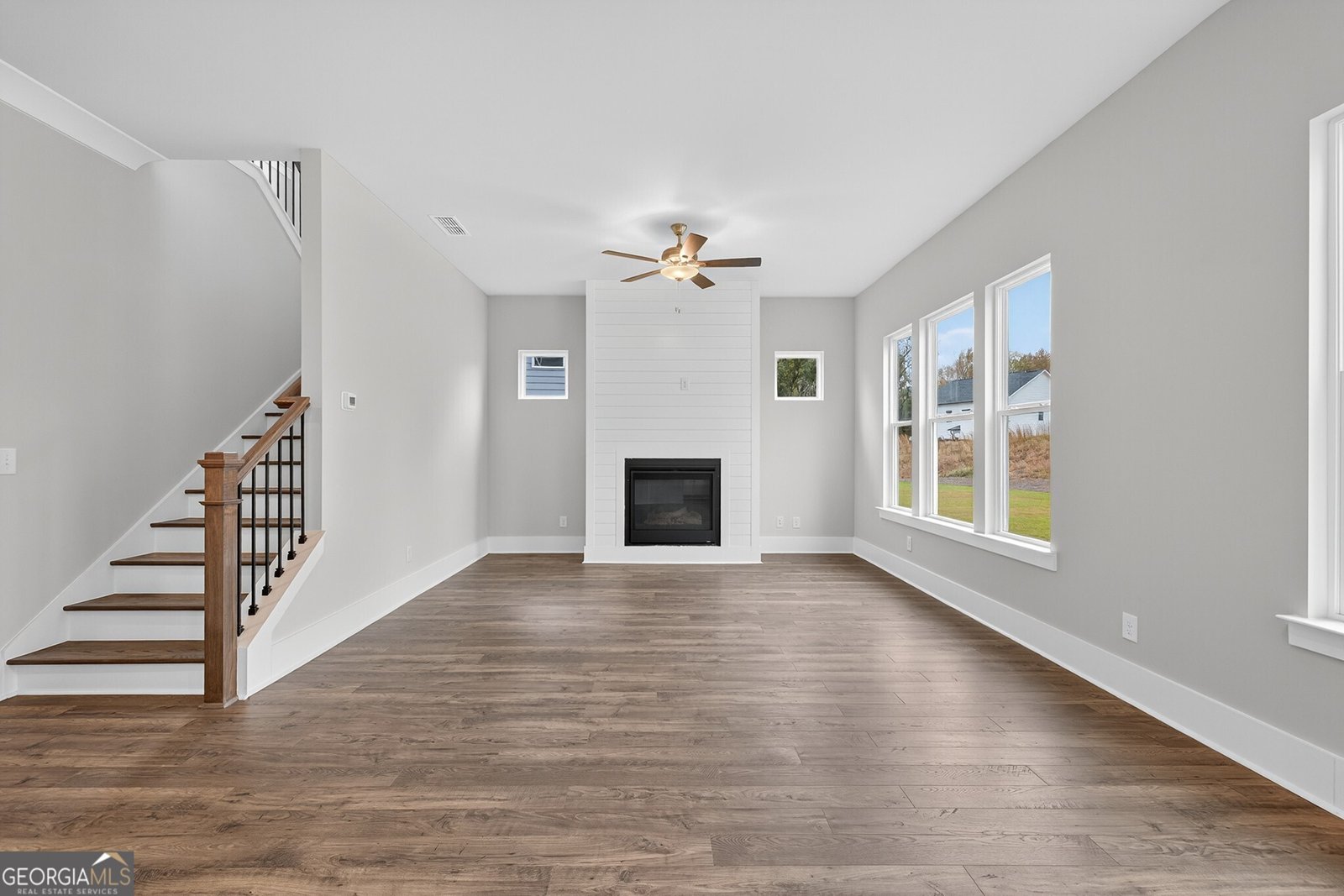 405 Crimson Feather Jefferson - 5