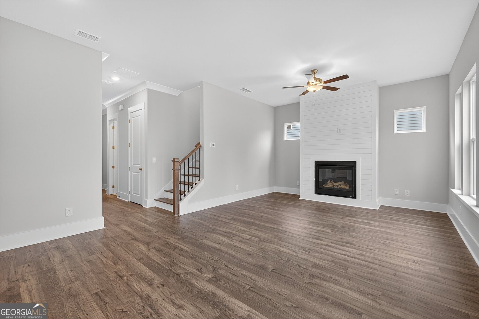 405 Crimson Feather Jefferson - 6