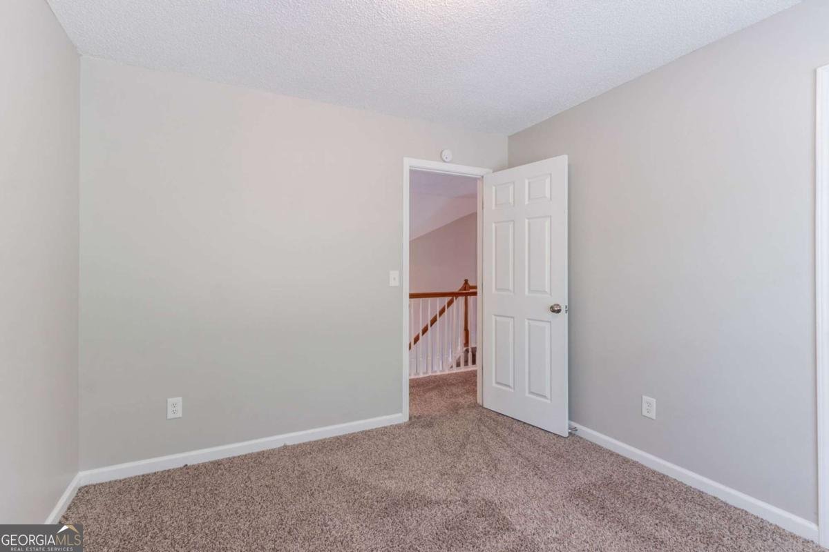 6757 Delaware Bend Fairburn - 32