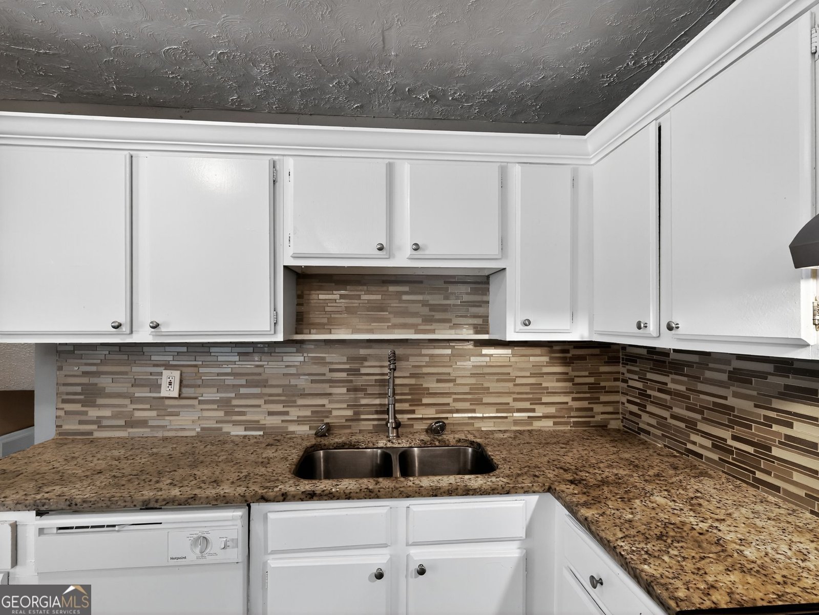 4598 Ashmore Drive Forest Park - 17