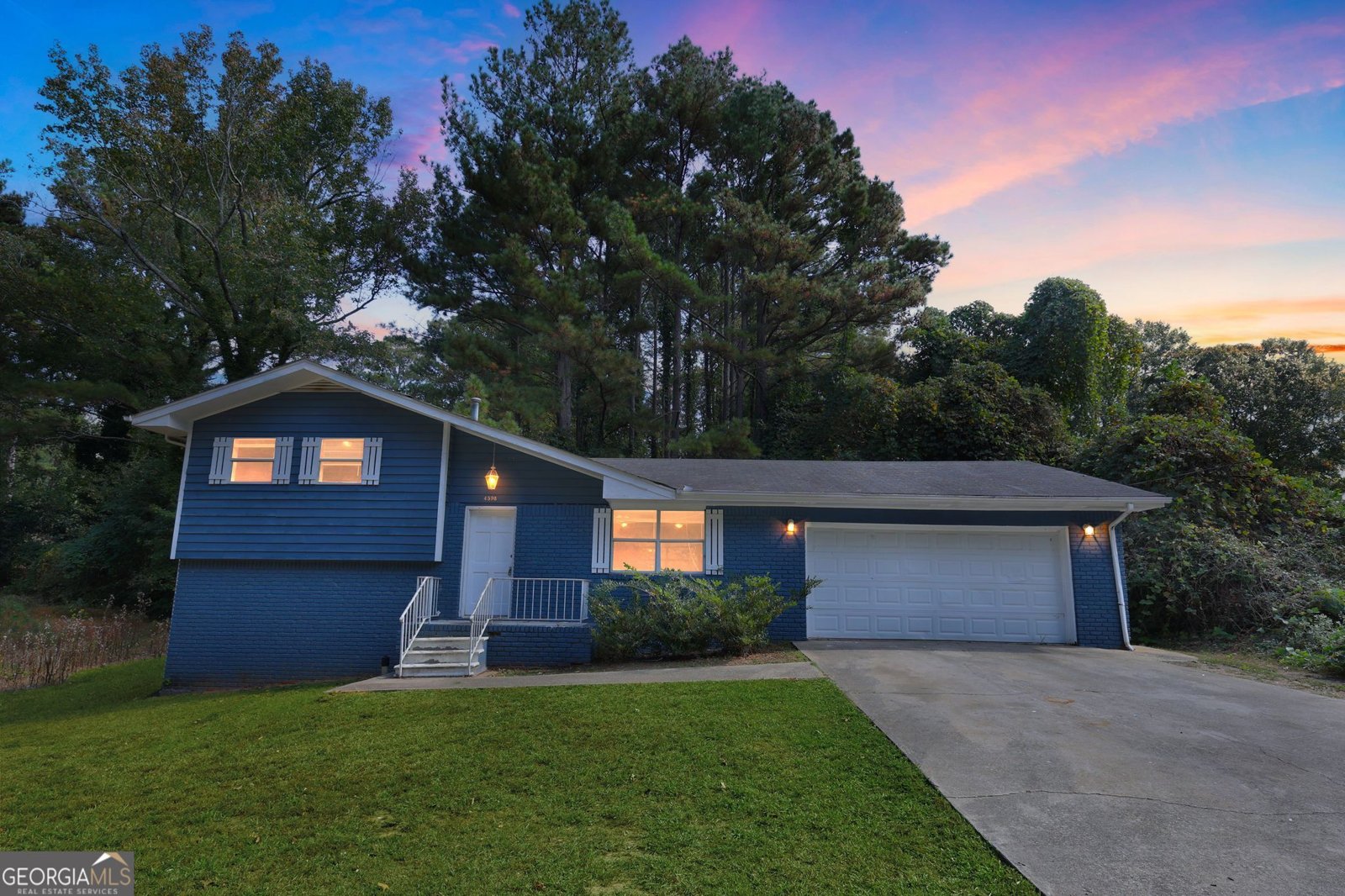 4598 Ashmore Drive Forest Park - 3