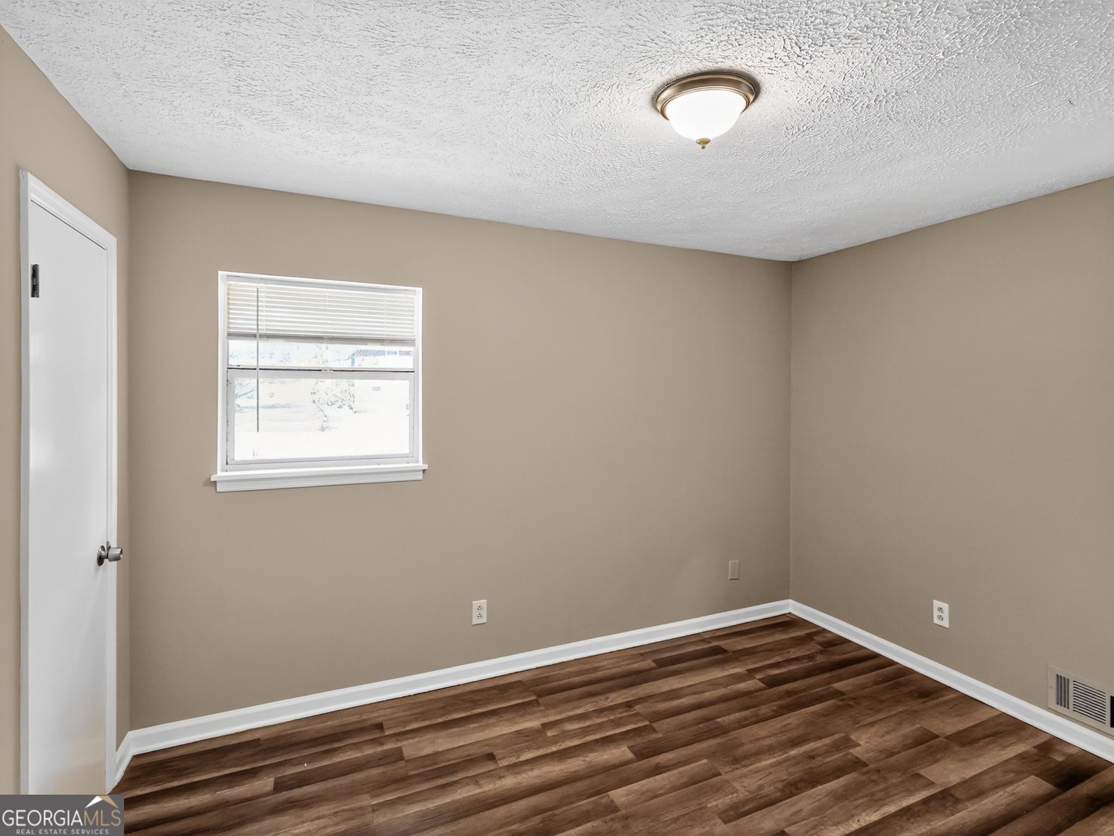 4598 Ashmore Drive Forest Park - 31