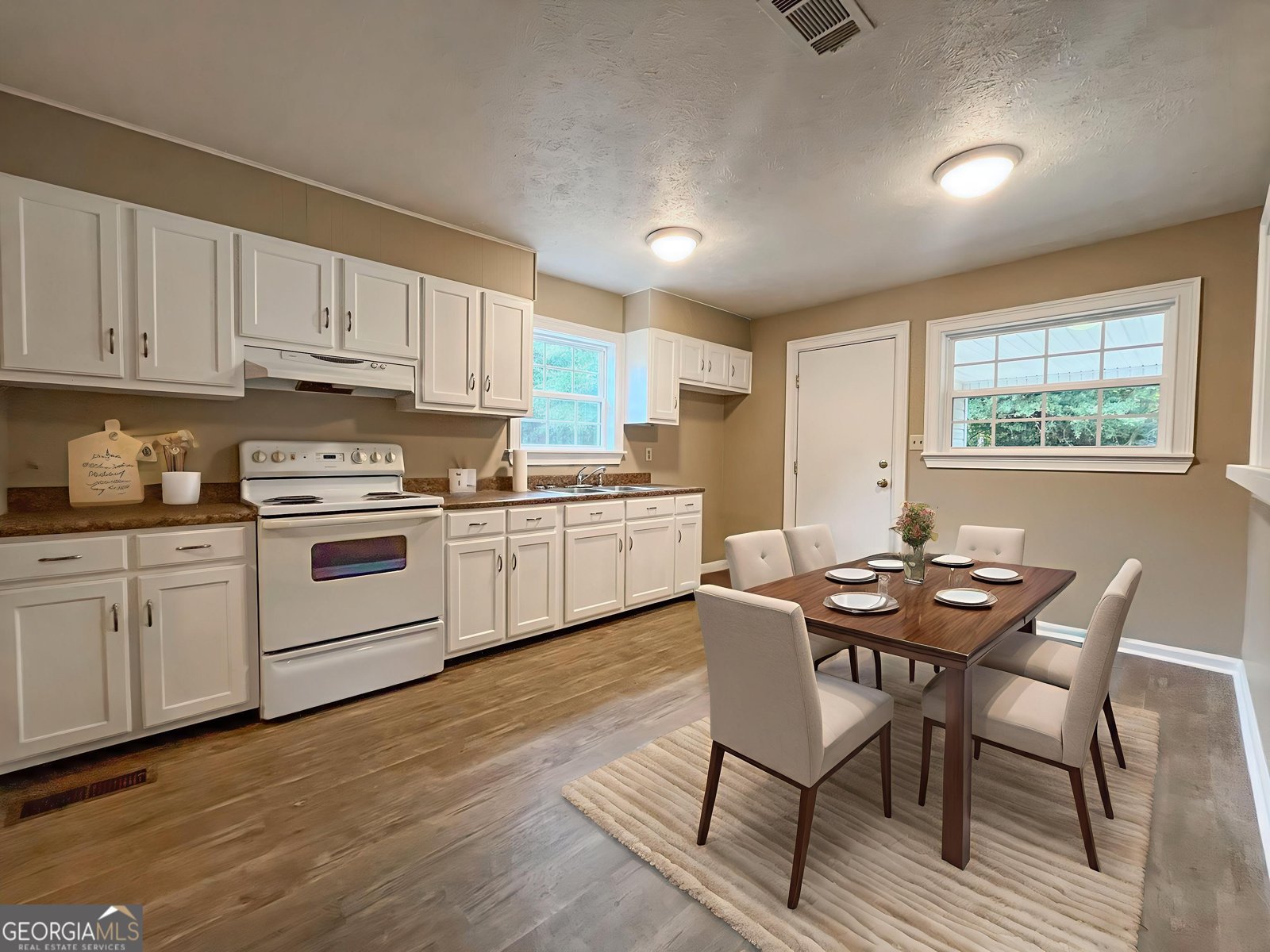 203 Pineview Street East Dublin - 4