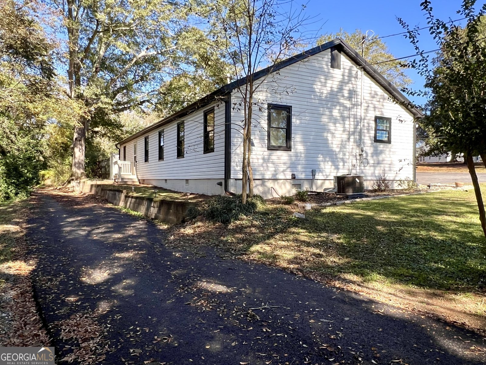 554 Spring Street Commerce - 46