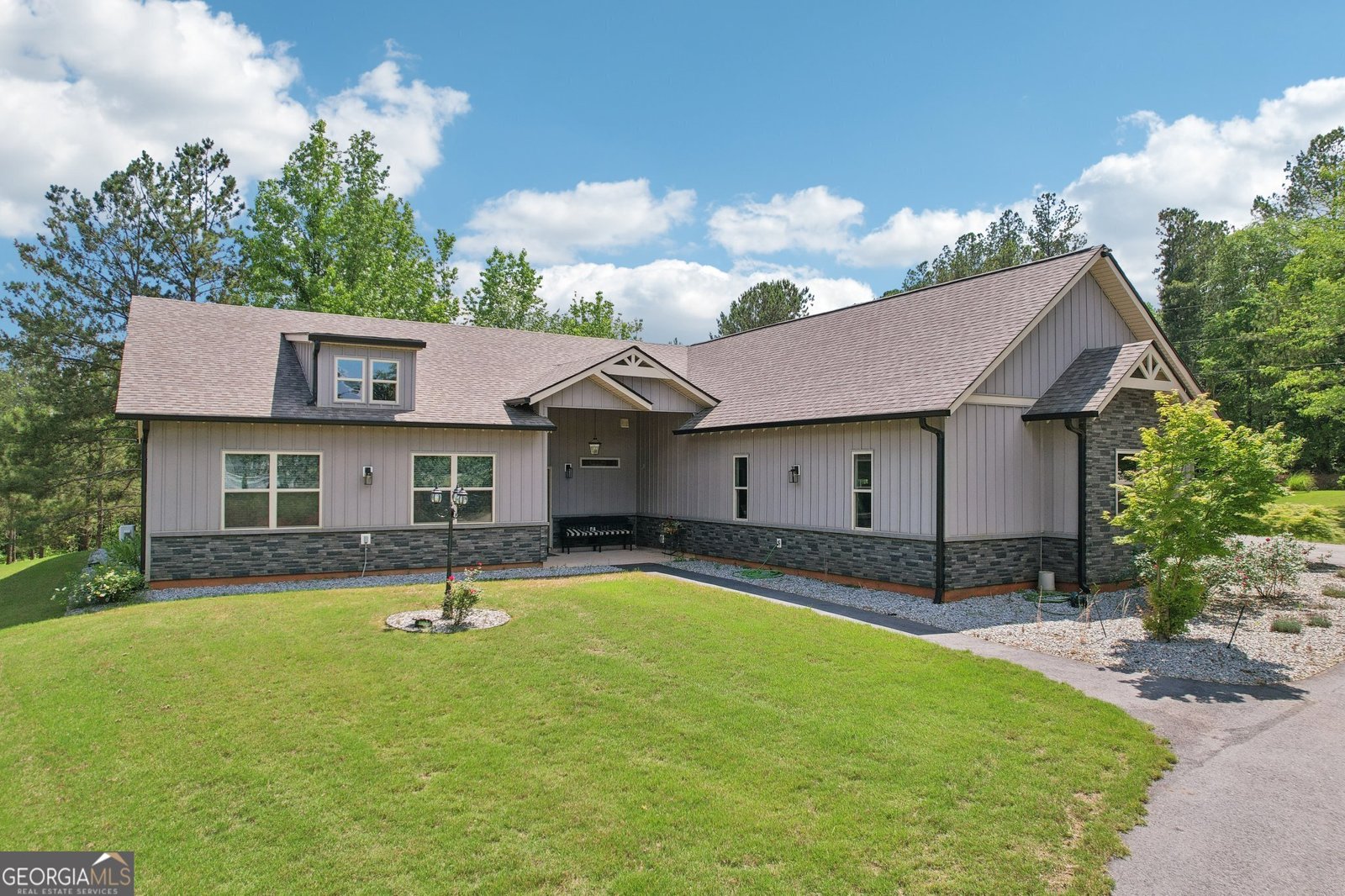 411 Johnson Road Locust Grove - 40