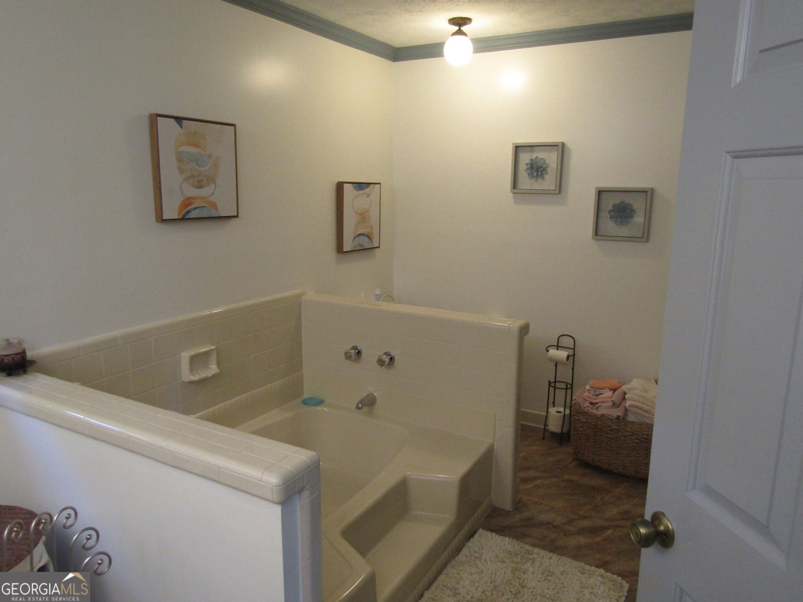 5817 Lost Grove Drive Lilburn - 27