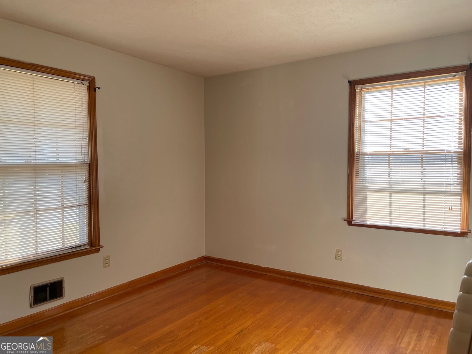 6099 Winview Drive Forest Park - 12