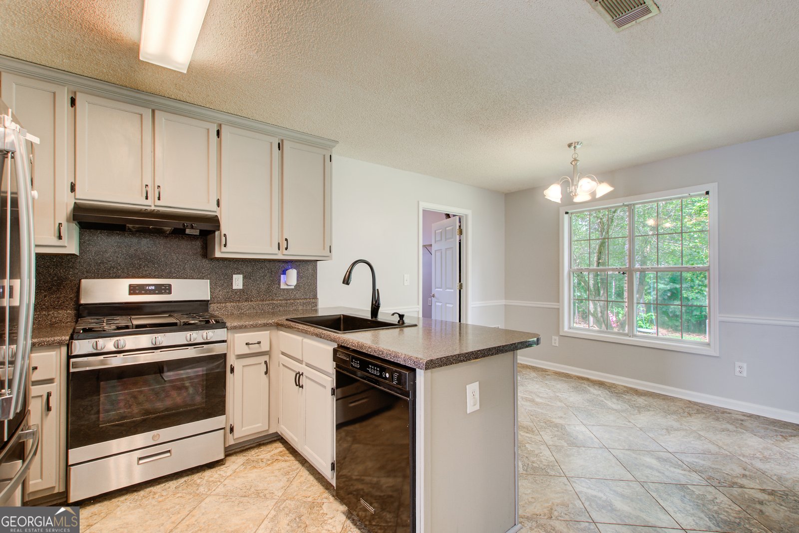 837 Ravins Way Stockbridge - 7