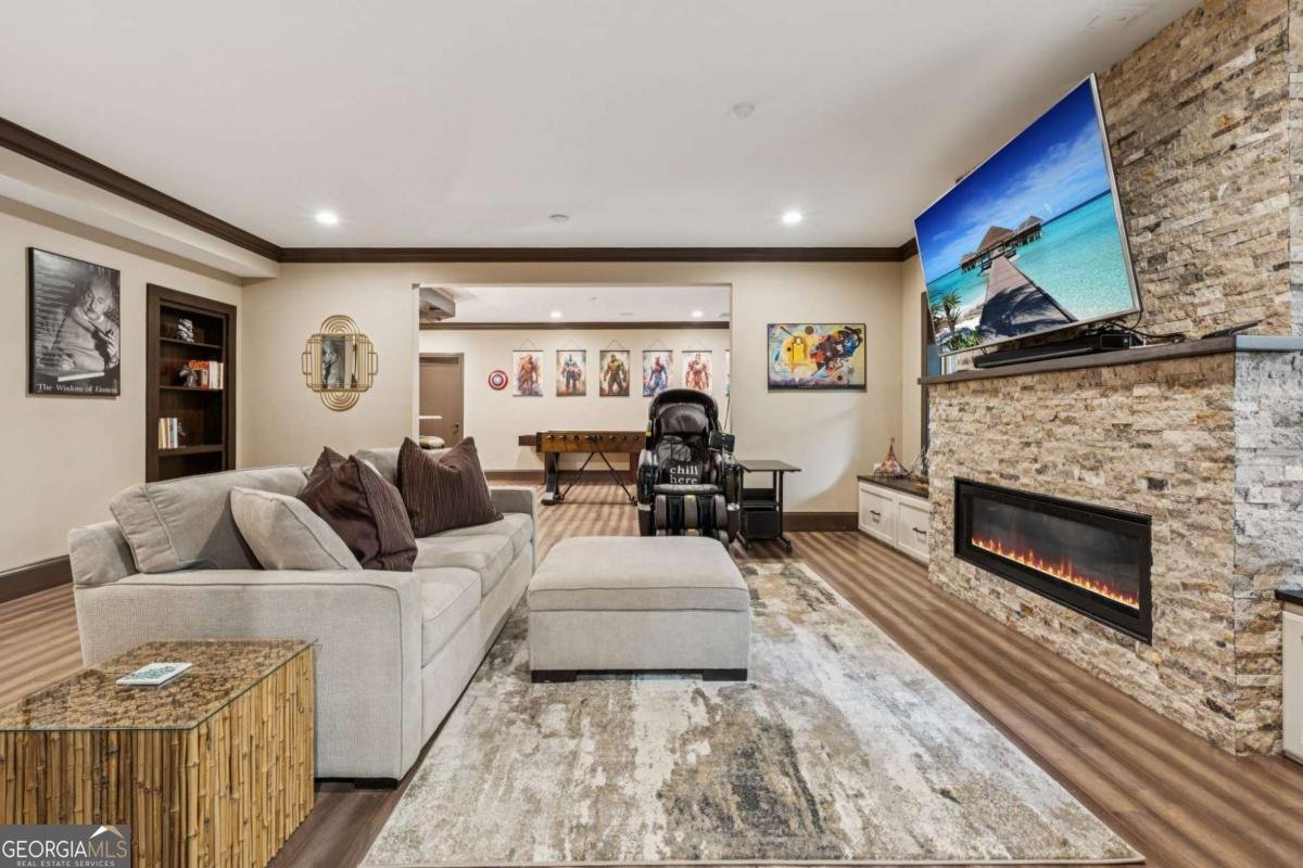 16140 Grand Litchfield Drive Roswell - 19