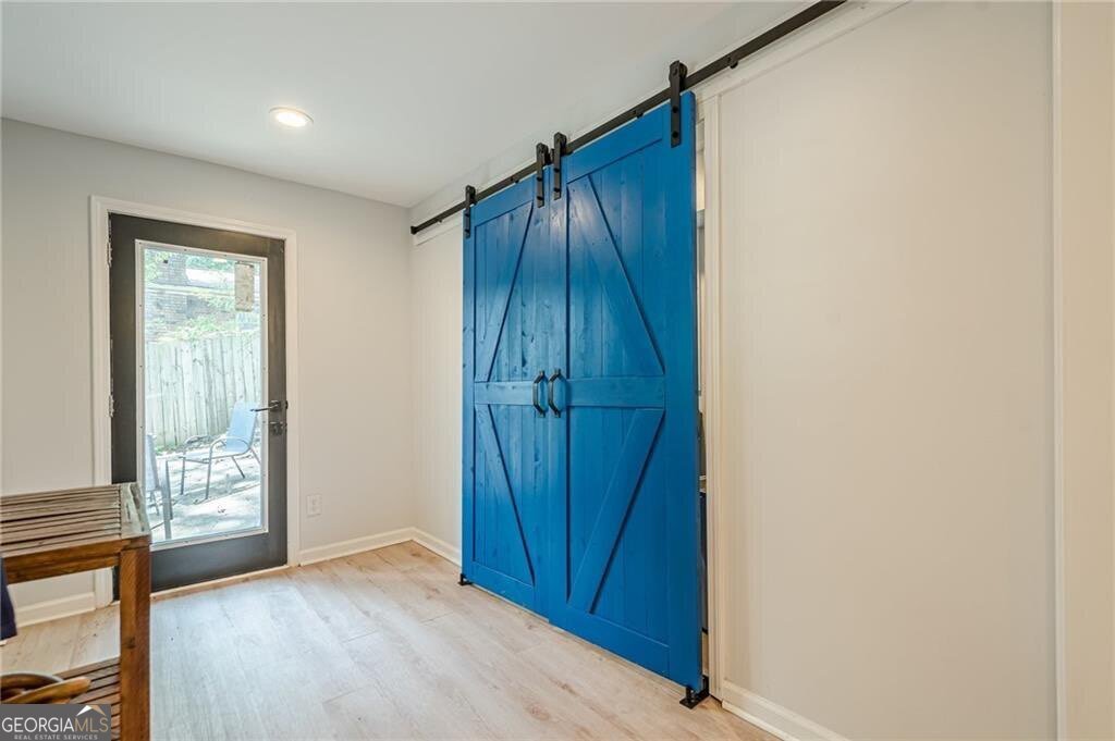 3833 BAKERS FERRY Road Atlanta - 19