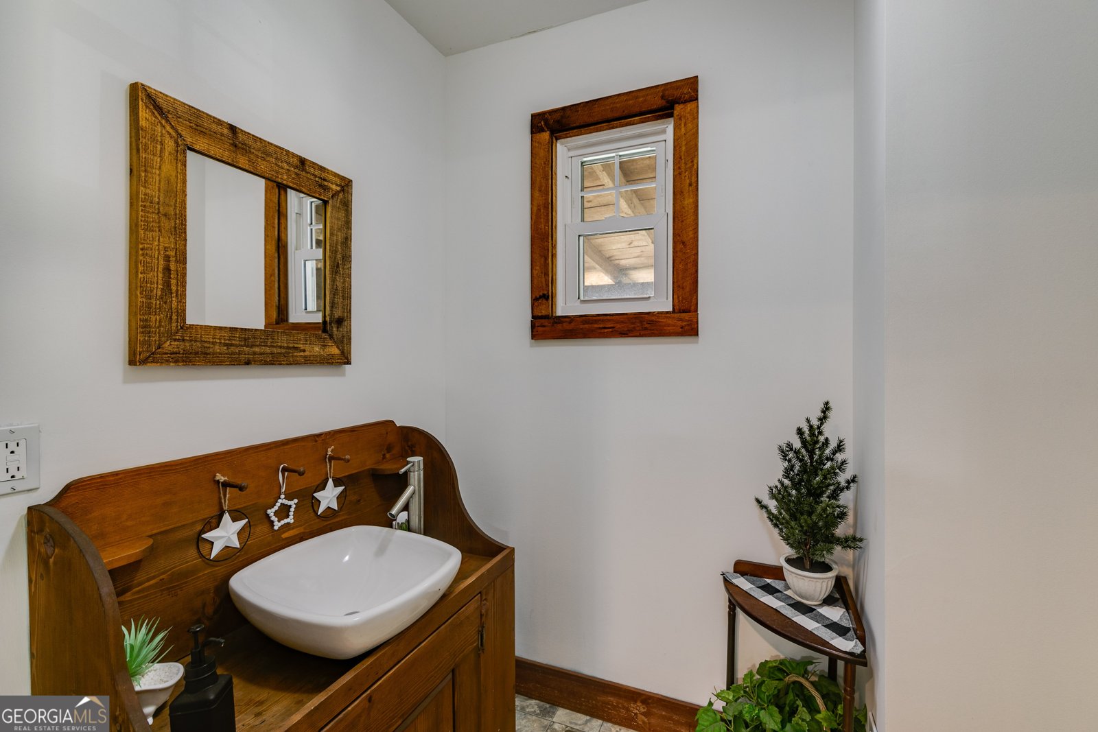 894 Lake Circle Road Buchanan - 26