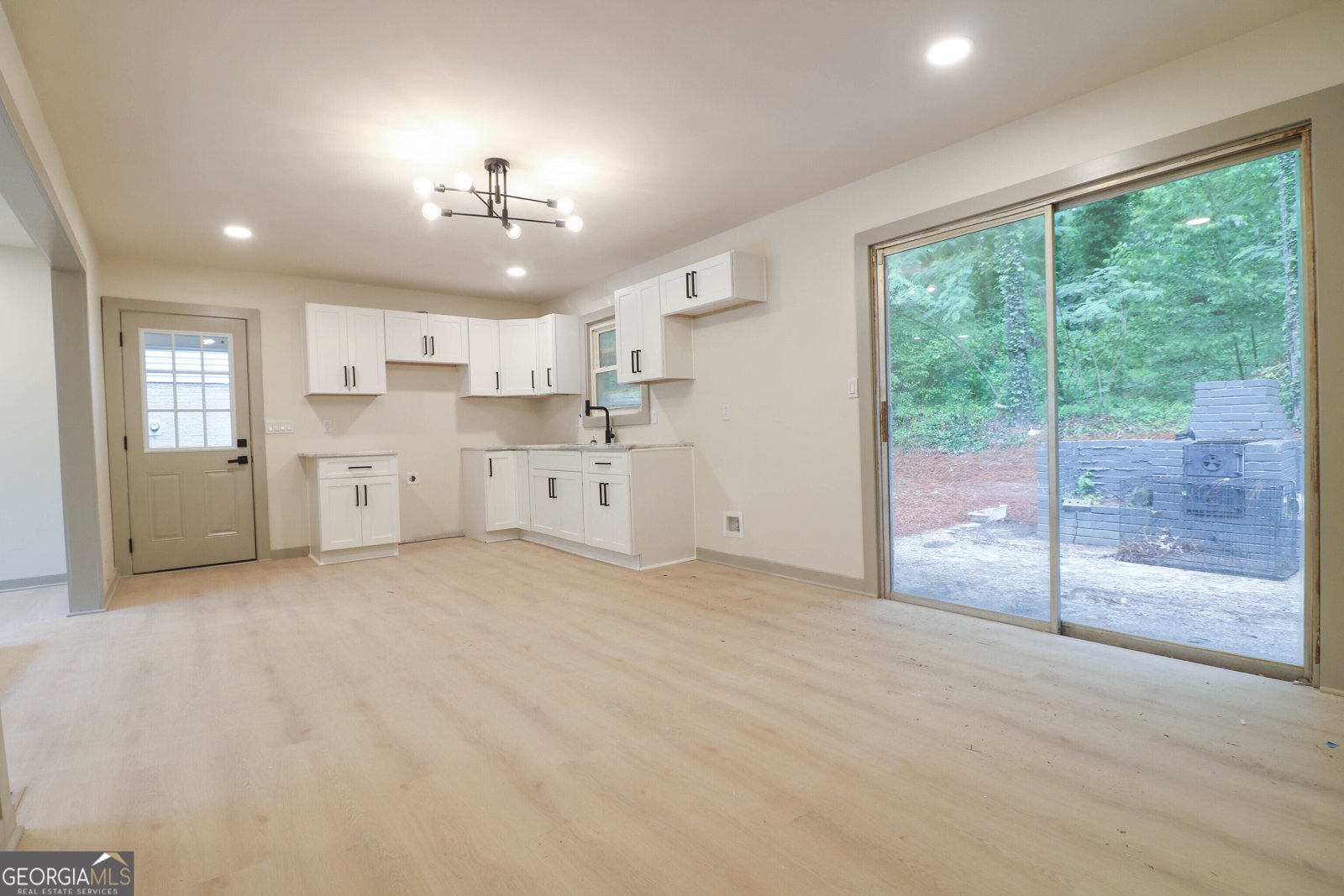 4396 Greenleaf Circle Atlanta - 7