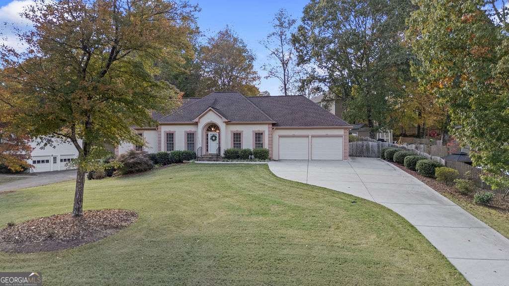 427 Picketts Lake Drive Acworth - 1
