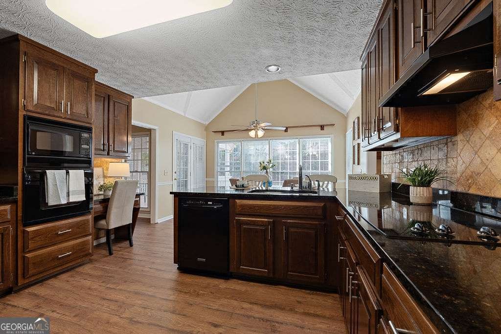 427 Picketts Lake Drive Acworth - 16