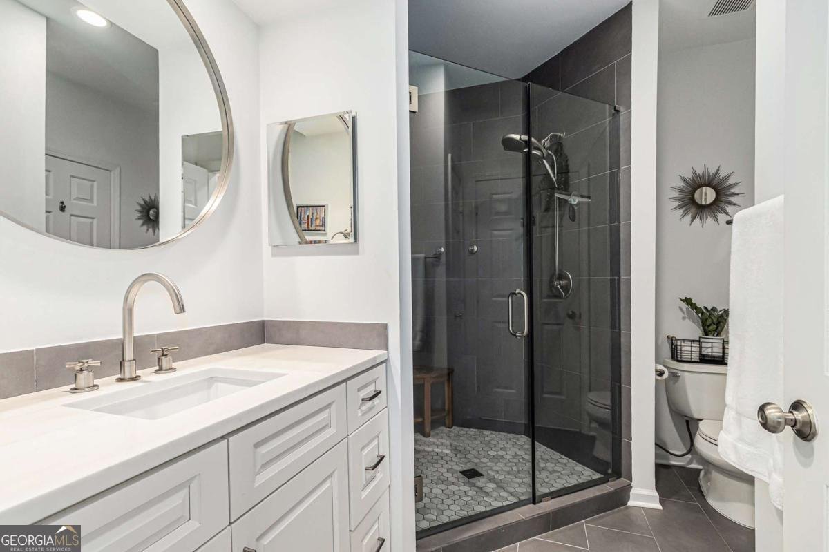 220 Renaissance Parkway Atlanta - 17