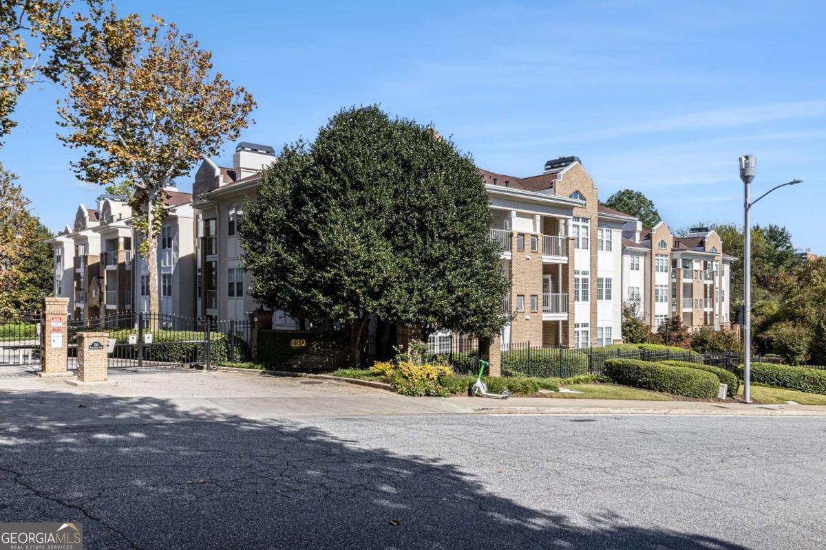 220 Renaissance Parkway Atlanta - 2