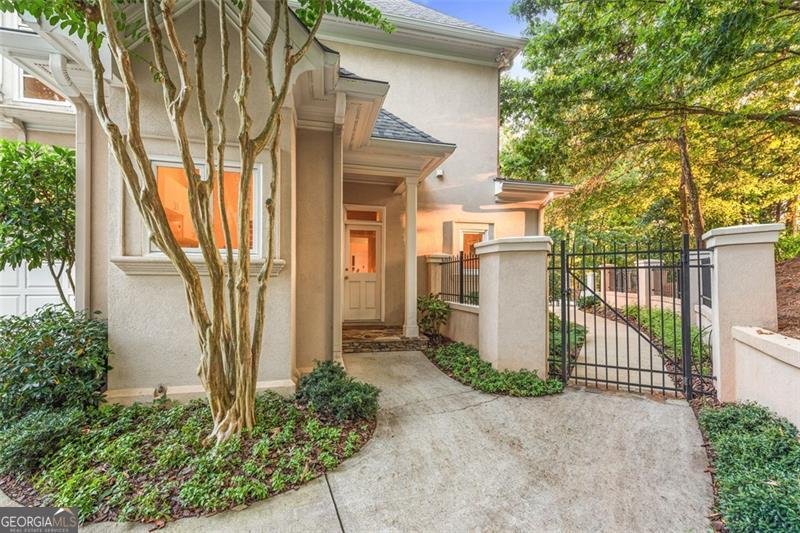 520 Chestnut Rose Sandy Springs - 13