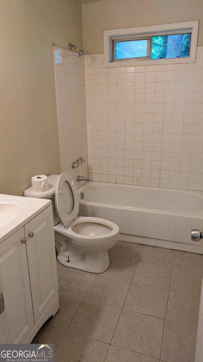 1009 Autumn Crest Court Stone Mountain - 17