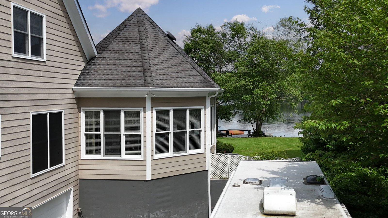 625 West Lake Drive Oxford - 24