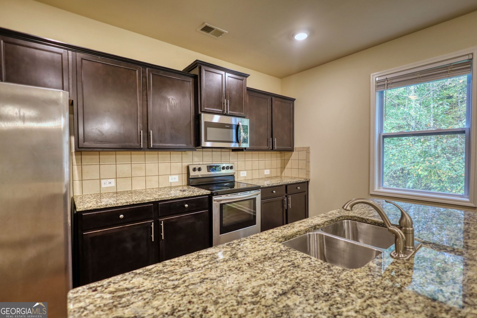 6571 Bluffview Drive Douglasville - 1