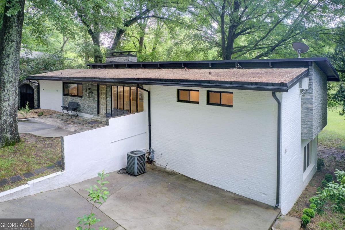 1676 Moores Mill Road Atlanta - 37