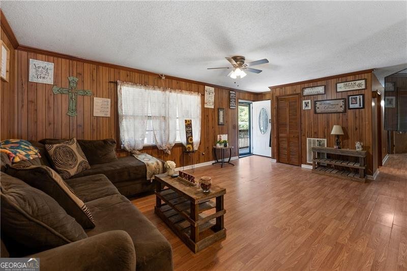 1 VAN TASSEL Drive Lindale - 8